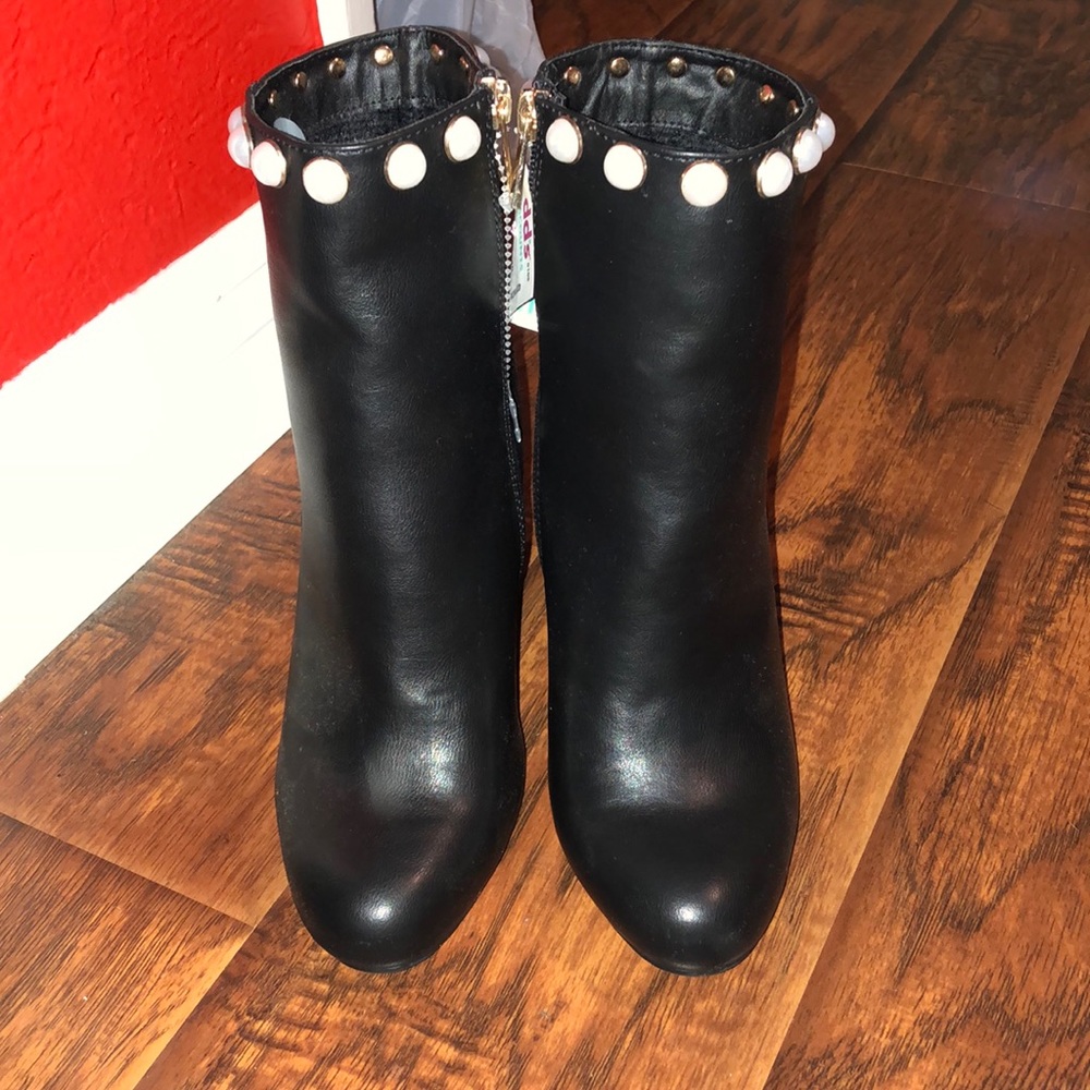 Black boots